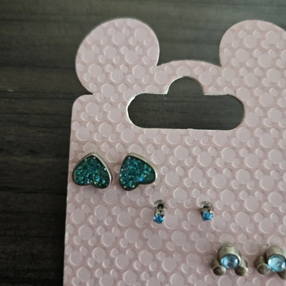 New Disneyland Heart & Mickey Earrings Set - Picture 3 of 6